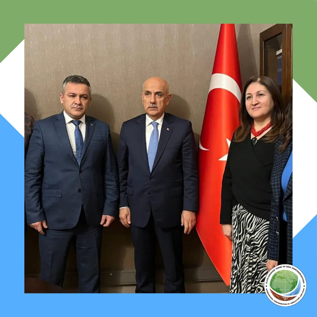 "Anadolu Çiftçi Meclisi" projesi İçin eski Tarım Bakanımız, yeni Tarım ve Köyişleri Komisyonu Başkanı Sayın Prof. Dr. Vahit Kirişci'yi ziyaret ettik. Sayın Bakan'a projenin her aşamasını sizlere ileteceğimizi belirttik, o da yapabileceği ne varsa yardımcı olacağını iletti.