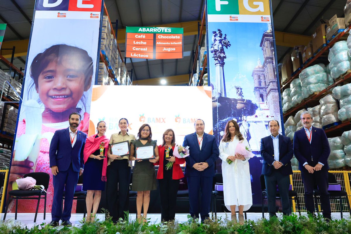 GobTlaxcala's tweet image. La gobernadora @LorenaCuellar y la presidenta honorífica del Comité Consultivo de #Bienestar del Estado, @Fer_tlaxcala encabezaron el inicio del proyecto de escalabilidad de la Red de Bancos de Alimentos de México (#BAMX) en #Tlaxcala, a través del @BAMXPuebla.