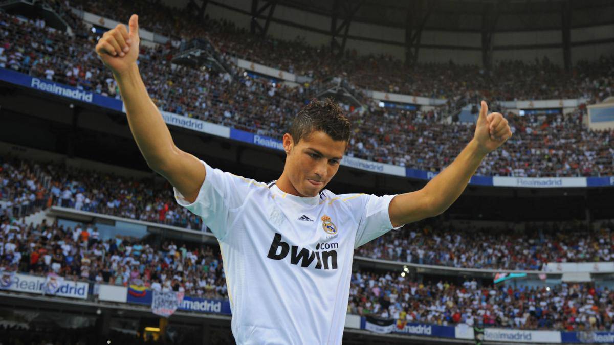 javier_9593's tweet photo. July 6th, 2009 Ronaldo came to Madrid. Greatest player to ever wear the shirt. No matter what team you play at, Madrid will always be your home and your kingdom!
#HalaMadrid #CR7𓃵 https://t.co/AUANLFjEwX