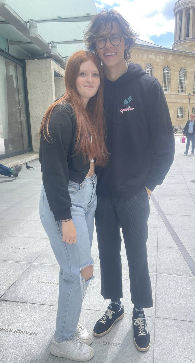 mad_thatter's tweet photo. @BBCR1 @charliehedges Daughter loves him, met him again after live lounge &amp; off to see him at Koko tonight 😊 https://t.co/8k5gUeaGtA