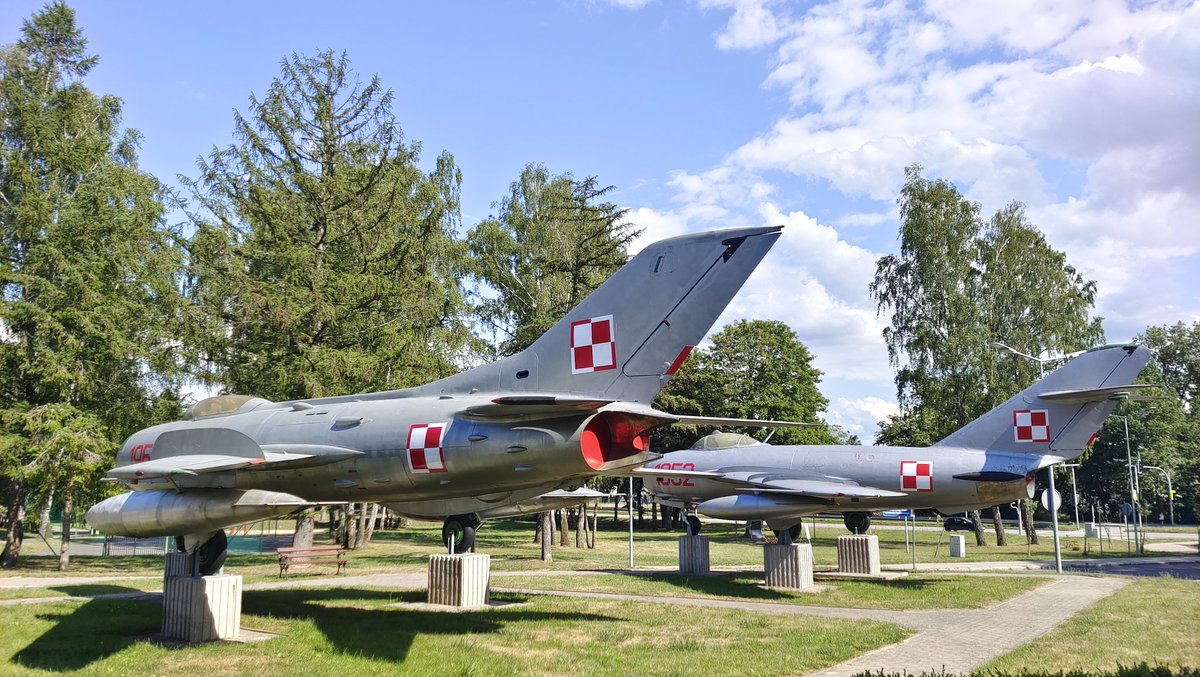 MarcinM46's tweet photo. #Lim5
#Mig19
#Mig21
#Mig23
#Redzikowo
#Słupsk https://t.co/Q6bmsbdotU