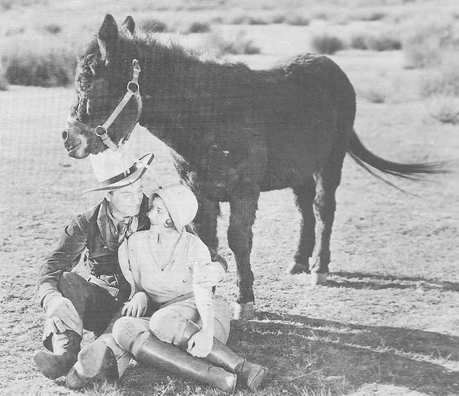 TinseltownTwins's tweet photo. Rex Lease with Dorothy Gulliver in In Old Cheyenne (1931). #ClassicGuyOfTheWeek #RexLease https://t.co/lrOLwSFs0H