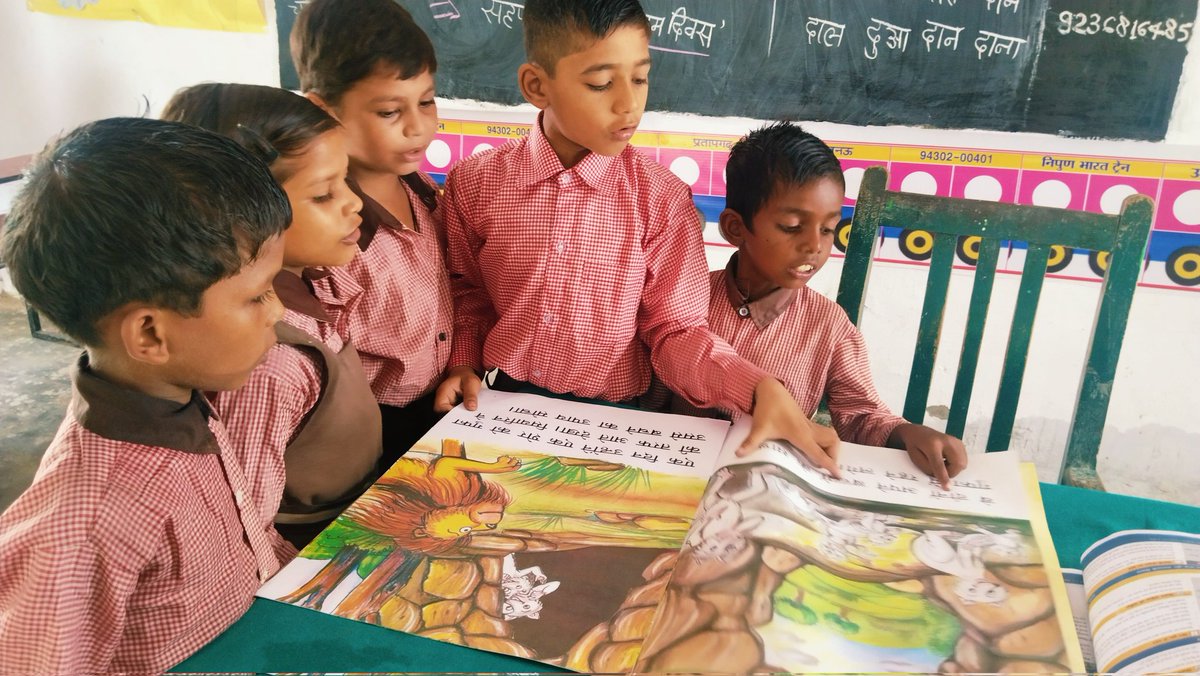 bablu_soni's tweet image. #निपुण_भारत_अभियान
कक्षा शिक्षण
दिनाँक- 06/07/2023
कक्षा-03
सप्ताह- 06
दिवस-  04

#द शब्द की पहचान
बिगबुक-शेर की गुफ़ा
कहानी पोस्टर-मेंढ़क का गाना
पाठ्यपुस्तक-पंखुड़ी
सहज- पाठ 11
जोड़ हल करना
गिनती को सीरियल में लिखना

साभार
#बबलू_सोनी
#प्राथमिक_विद्यालय_उतरार
बाबागंज-प्रतापगढ़