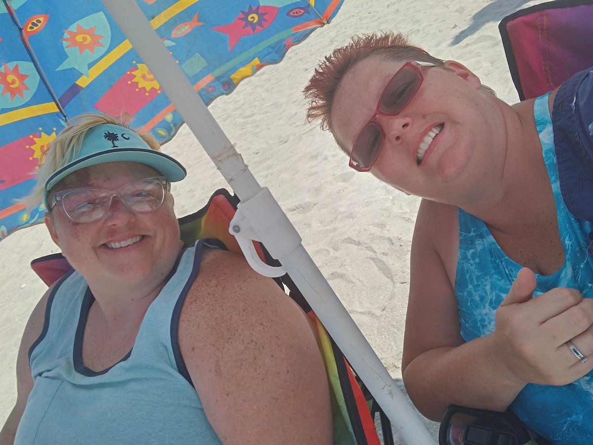 We have successfully accomplished our goal of being beach bums for 3 days straight. Now it's back to reality!!