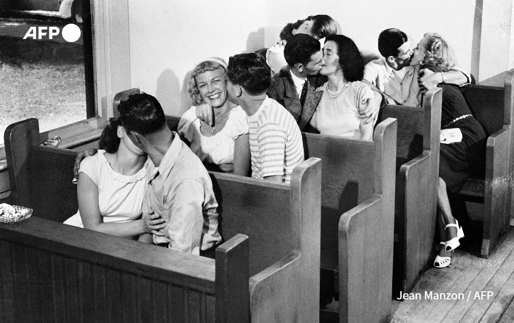 AFPcom's tweet photo. 💋 Today we celebrate #InternationalKissingDay!
📸 Pictures from our #AFPArchives🗃

#InternationalKissDay #MarilynMonroe #AFPPhoto #photography https://t.co/lVpNV1DHcN
