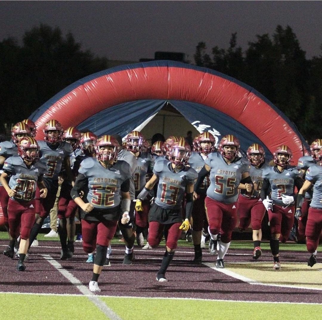 Rodney909's tweet photo. Football season is here #ishscoyotesfootball https://t.co/NtsTFgabOn
