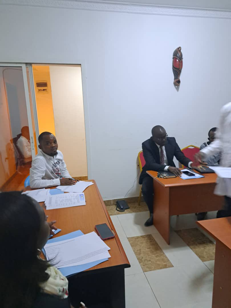 r2congo's tweet image. Focus group sur la justice transitionnelle et 7 ong,ce jour sous la coordination du Ministère des Droits Humains avec le R2Congo comme ong pionnière ayant reçu en sa salle de réunion ladite activité.@Sofepadi,@tunawezacongo,@bcgpcd