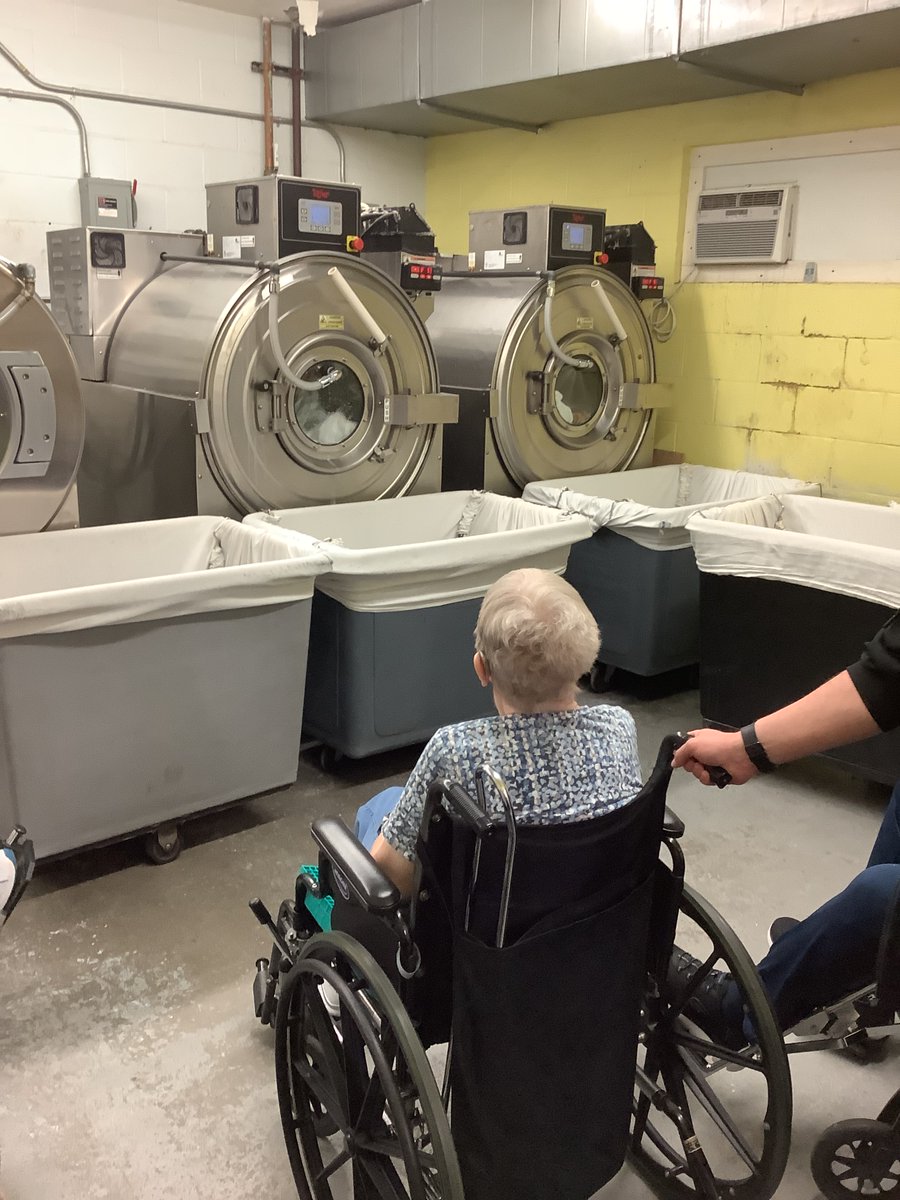 ConcordiaLM's tweet photo. #ConcordiaAtCabot skilled nursing staff took residents on a tour of the laundry room, where a sudsy sort of magic happens! To learn more about this clean community, visit https://t.co/eff2cLXR9v. #SkilledNursing #Magic https://t.co/mCpAreWBHY