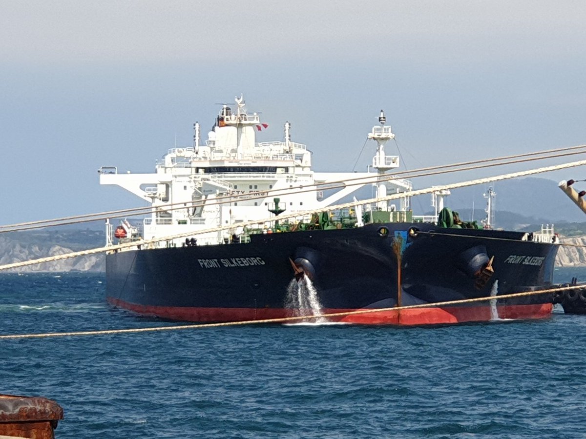 ed_fin's tweet photo. A friend just shared this photo of Suezmax tanker Front Silkeborg $FRO at the port of Bilbao! Built at Hyundai Samho HI, delivered in January 2019. https://t.co/j0Ke9fTEbr