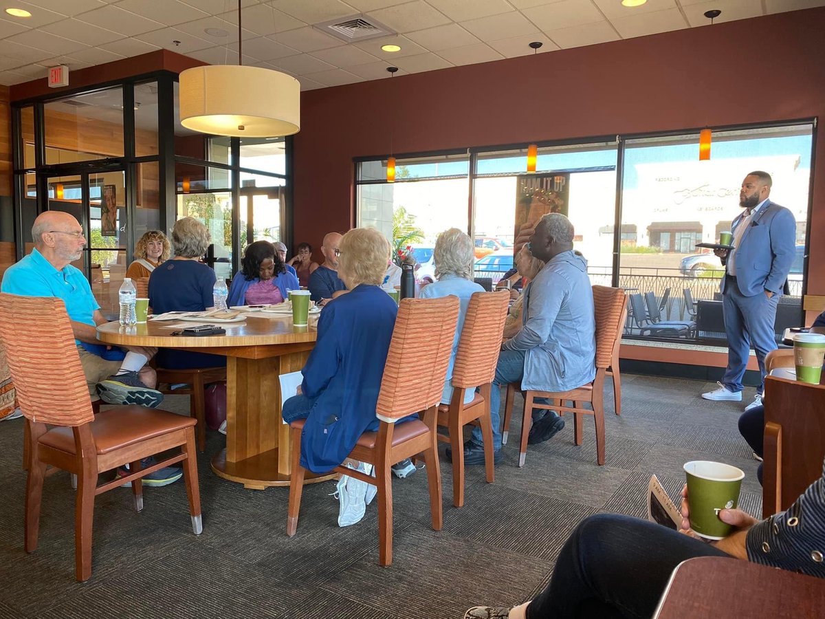 309Allen's tweet photo. July “Coffee with Constituents” 👍🏽☕️

#engagement #peoriaillinois #District4 #Moving4ward #4the309 #CwC https://t.co/7nbLsRJSMk