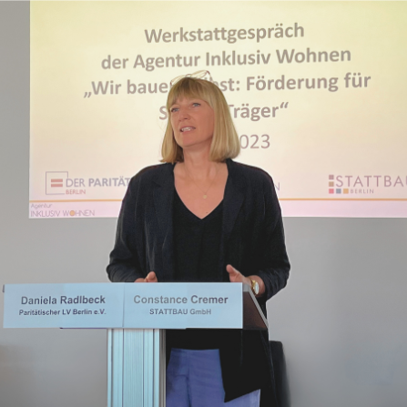 ParitaetBerlin's tweet photo. Wohn- und Gewerberäume für soziale Organisationen sind knapp. Deshalb bauen freie Träger in Berlin nun selbst. Sie fordern weniger #Bürokratie und einen Runden Tisch zur besseren Abstimmung mit den Behörden.
@Bausenator  @PROWOBerlin @UNIONHILFSWERK @KfW @mywayberlin https://t.co/YG3YV7fhdy