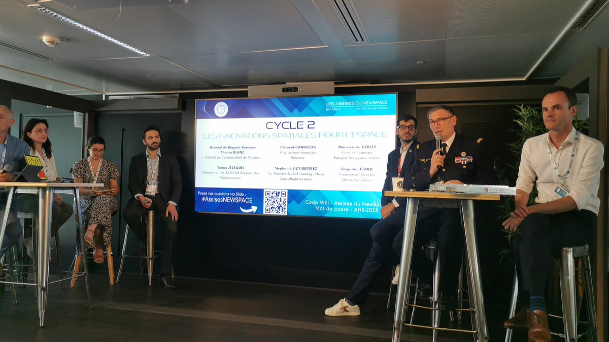 Panel très diversifié sur le thème de l'innovation pour l'espace, avec @ThrustMe_, @PangeaAerospace, <a href="/greenerwave/">Greenerwave</a>, <a href="/sharemyspacee/">Share My Space</a> et <a href="/SpaceFInstitute/">The SpaceFlight Institute</a> qui font leur Pitch devant le Général de Brigade Aérienne Thierry BLANC, adjoint au Commandant de l’Espace.