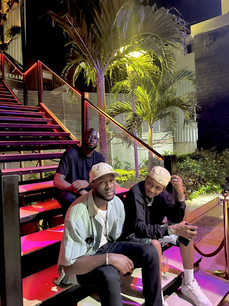 Lass_dcOfficiel's tweet photo. I DÉSABONNER FORCÉ MARA 🤷🏼‍♂️ nouvelle frappe Bientôt 🥶

@seekou__ 🥷🏽
@ousman_kyt Birthday boy 🍾 https://t.co/uxVyHZocL8