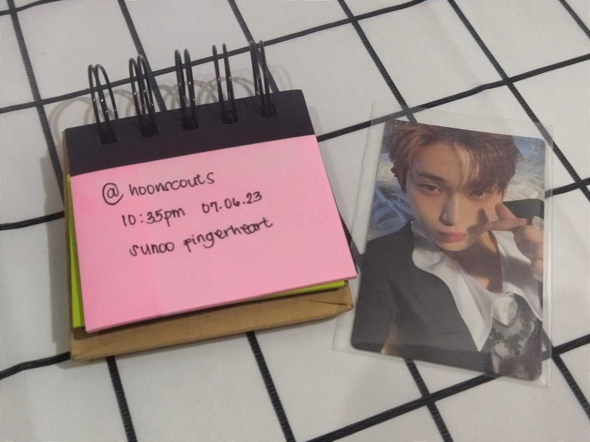 hoonscouts's tweet photo. 🎀 enhypen giveaway ! (ph only) 🍧

SUNKK DARK BLOOD ENGENE VER FINGER HEART 

- 1 winner !
- mbf, like and rt to spread :]
- winner will shoulder the sf :]
- tag a moot/friend
- show proof
ends : july 6 2023, 11:59 pm https://t.co/aK4dP2feFf