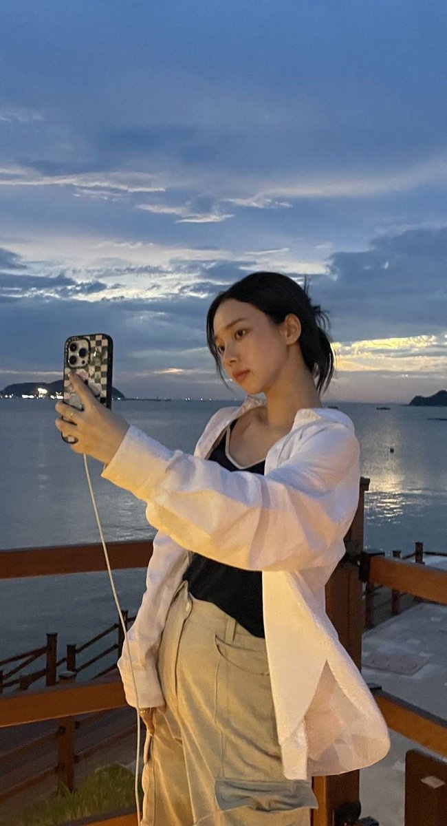 ciciciciaaaa's tweet photo. temen saya nit bf niehhh, yuu buruann kasian dia @lelleleaaa 
@LpmRoleplayer https://t.co/7Pzajohfln