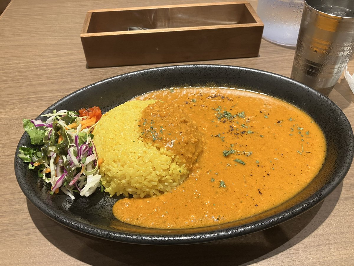 CocoroHarada's tweet photo. 残業前の腹ごしらえ。小倉駅中のSPICE MASTERでキーマカレーに挑戦。まさかカレー以上に、オニオンサラダが辛かったとは!油断したッ!
#SPICEMASTER https://t.co/CuXD7HnoFb