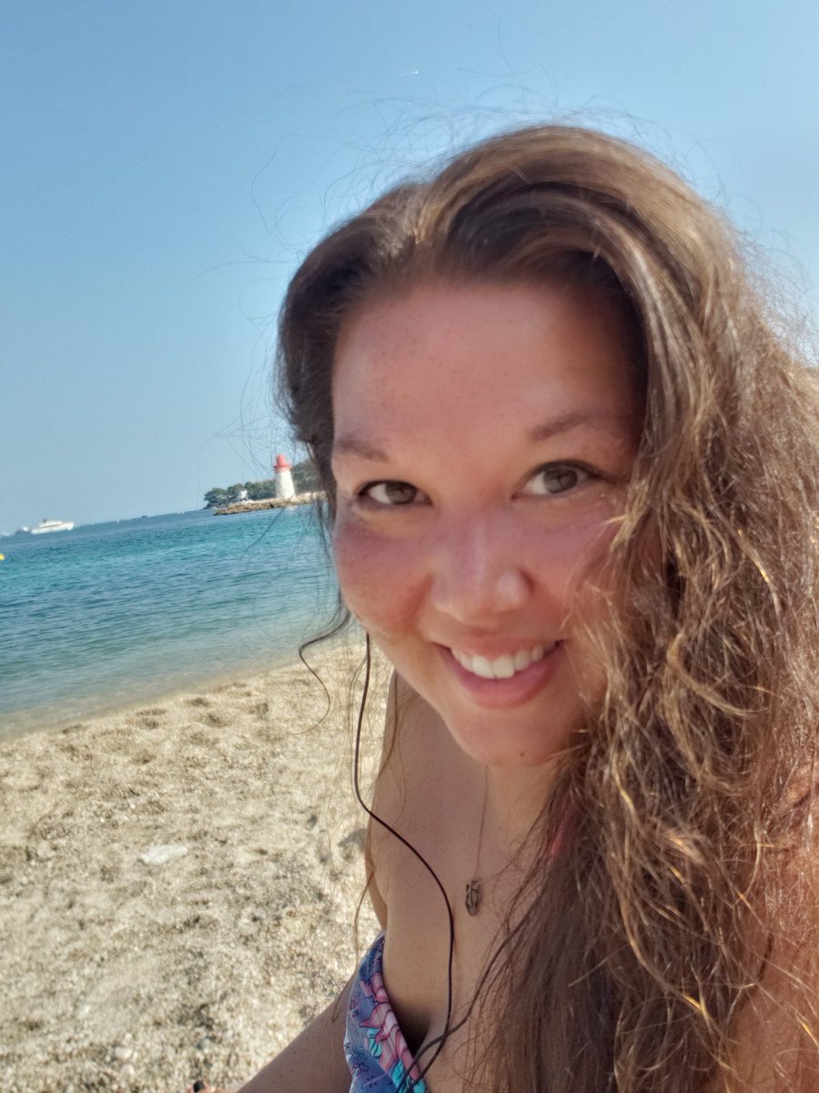 Shelley_Knight1's tweet image. TBT… “You wanna live fancy. Live in a big mansion. Party in 🇫🇷 France? You better work Bitch!” #SouthFrance #itsbritneybitch #gettowork #likeidid #iamthebadbitch #grindtoplay #FrenchkissesinFrance ✌️💛🫶