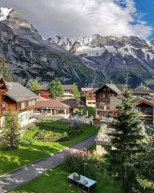 LadyLuckAnna's tweet photo. Grisons, Swiss Alps, Switzerland https://t.co/Vsq42RkNPH