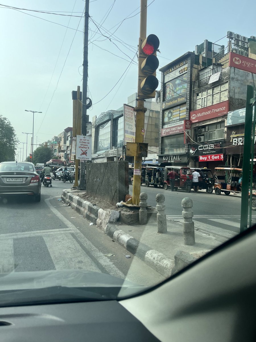 Sagarpur me roj traffic lagta h …jiska main reason e-rickshaw h or isi lie signboard lga h e-rickshaw allowed nahi hai is road pr fir bhi roz e-rickshaw chalte h traffic police chahe ho ya naa ho ..kiska sahyog hai inko <a href="/DCPWestDelhi/">DCP West Delhi</a> <a href="/dtptraffic/">Delhi Traffic Police</a> <a href="/DCPCentralDelhi/">DCP Central Delhi</a> <a href="/DELHITRAFFIC1/">Delhi Traffic Control Room (Parody)</a>