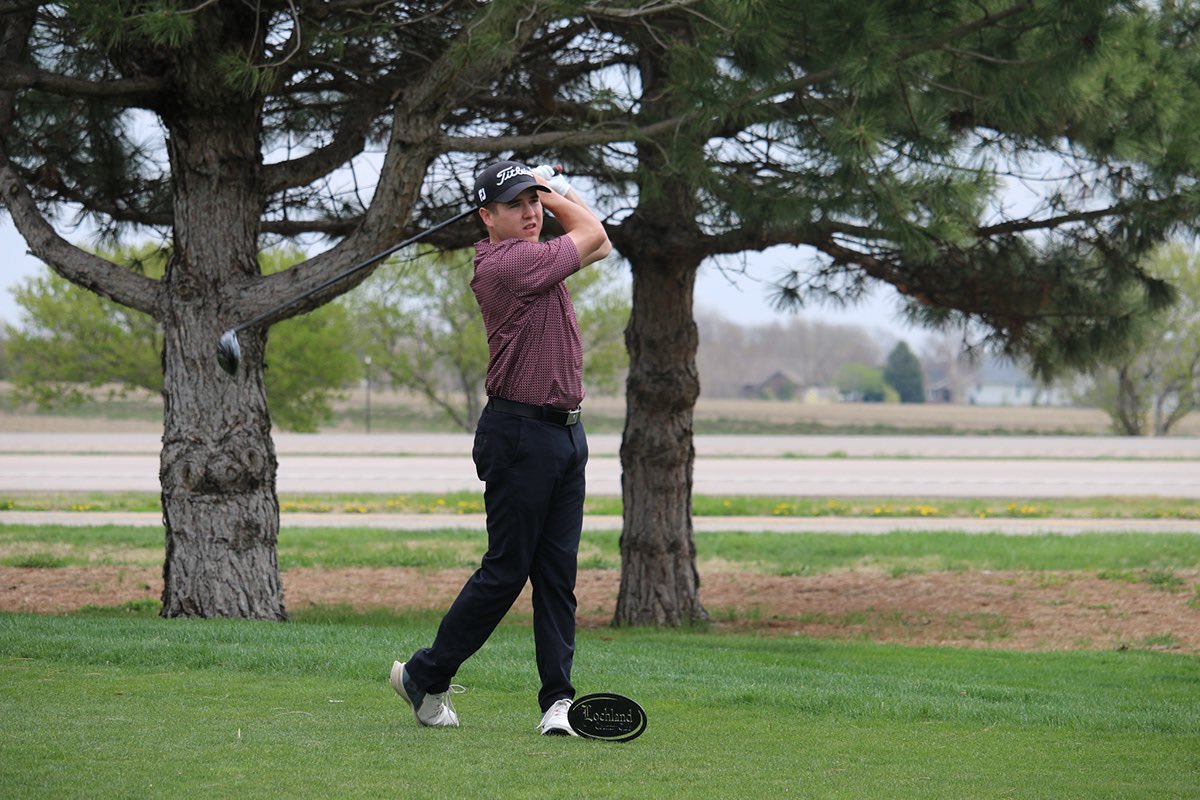 Super excited to announce that I am going to be heading to Creighton to continue my academic and golf career! Thank you to everyone who has helped me get to this point! Can’t wait for what the future holds #gojays  <a href="/CreightonMGolf/">Creighton Men's Golf</a>