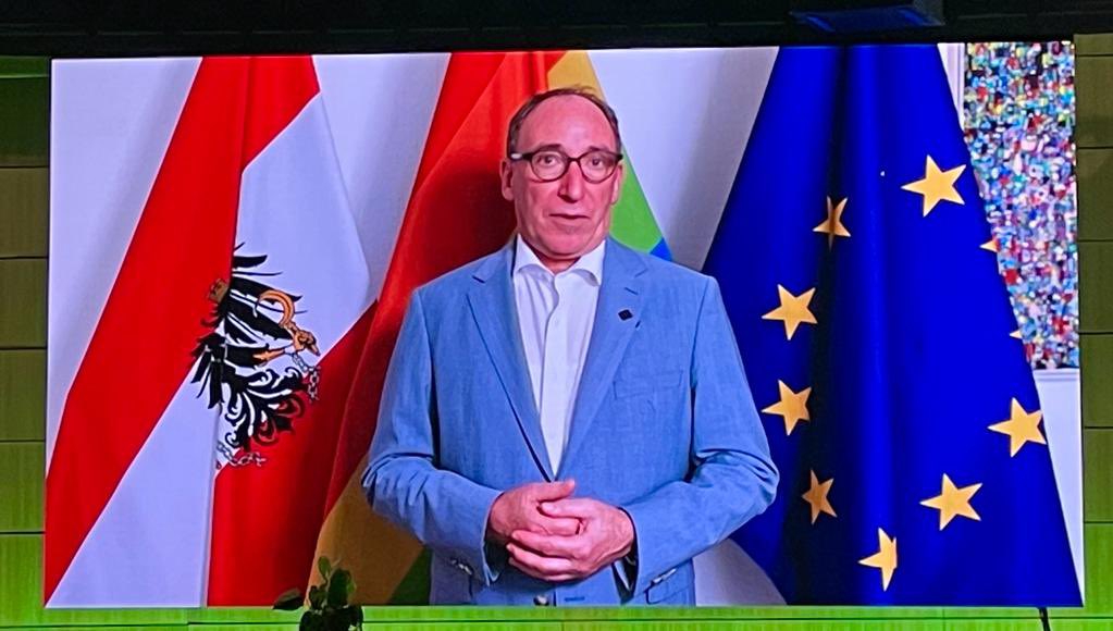 RLichtenecker's tweet photo. Seventh Ministerial Conference on
Environment and
Health - the message of the Austrian minister @johannes_rauch Healthy people need a healthy planet!
#WHO #bmsgpk #7MCEH @WHO_Europe #ClimateActionNow #HealthForAll https://t.co/o0yLhvrnbf