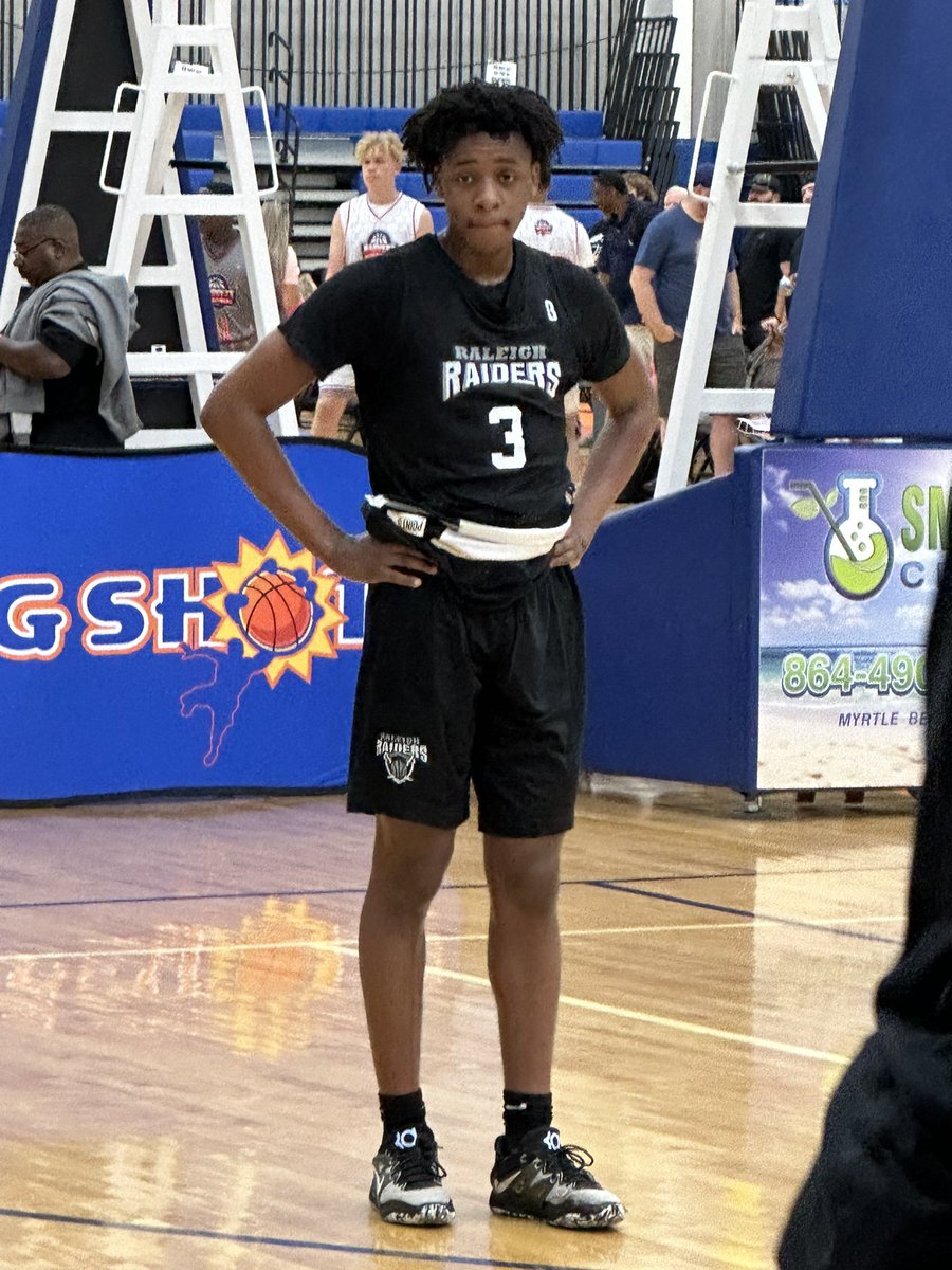 Chris Uwayo Jr. Stays putting up numbers for <a href="/raleigh_raiders/">Raleigh Raiders Basketball Club</a>. Standout 2024 6’0 Playmaker out of Panther Creek (NC) impressive again in Rd 1 at #BIGSHOTS #MyrtleLive 
<a href="/ChrisUwayo_3/">Chris Uwayo Jr</a> 
<a href="/coach_will83/">Will Jones</a>