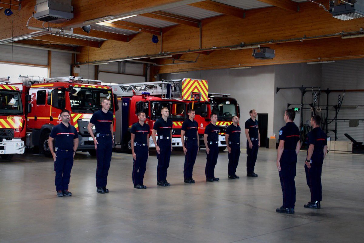 ⚫️Minute de silence à l’état-major, dans les compagnies et les unités opérationnelles du SDIS de la Moselle en hommage au Sergent Dorian Damelincourt, sapeur-pompier militaire de la brigade de sapeurs-pompiers de Paris, décédé le 3 juillet dernier.
