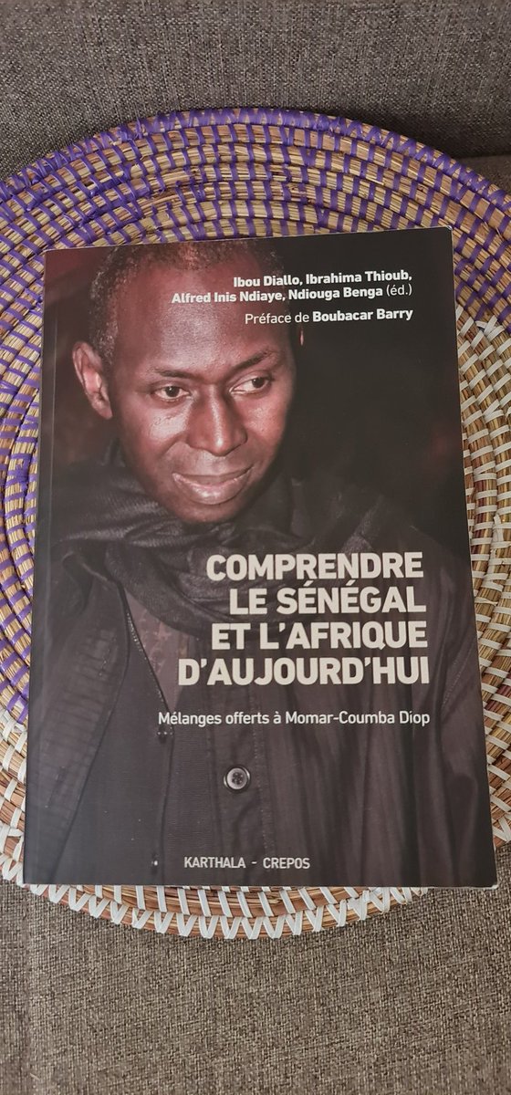 SahiteGaye's tweet photo. Mélanges mérités offerts à un des chercheurs parmi les plus denses ( et méconnus)) du #Senegal.  Momar- Coumba Diop  a enseigné la sociologie à la flsh de @UCAD_Senegal avant de rejoindre @ifan_cheikhanta . Le lire pour apprendre... https://t.co/YhROjAQJJZ