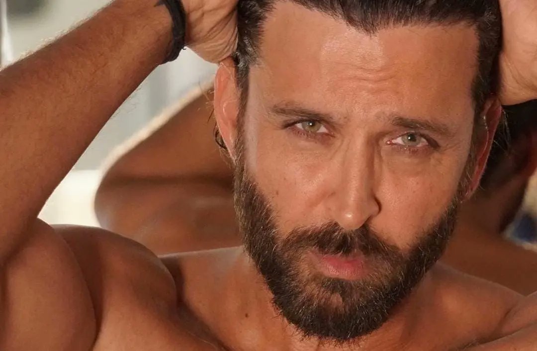 filmfare's tweet photo. If perfection had a face, it would be #HrithikRoshan's. 🔥 https://t.co/iaMaKFhPK9