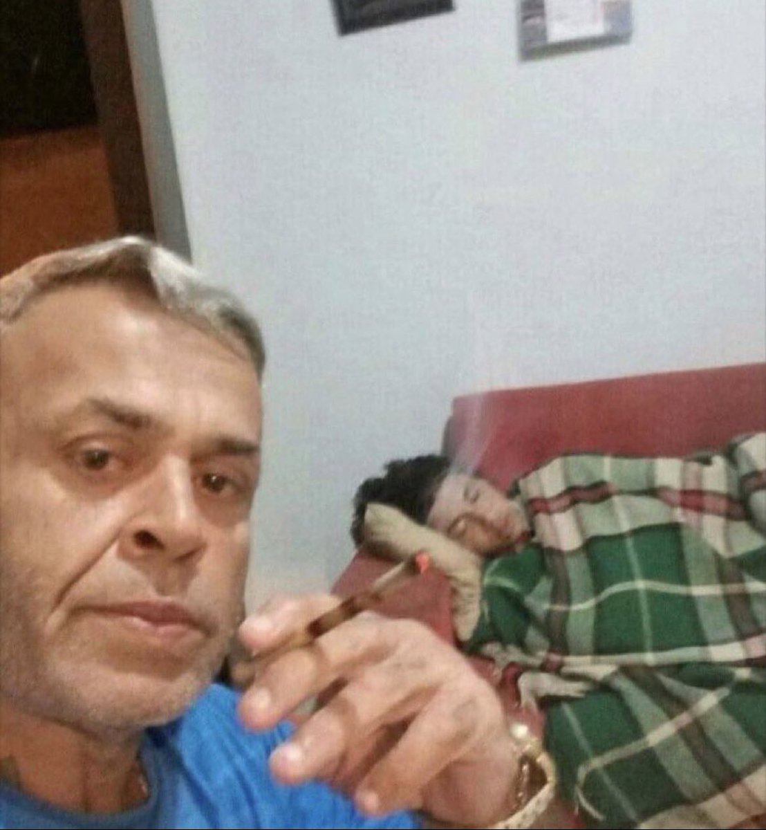 “tava f1 com meu filho, ele não aguentou e dormiu”