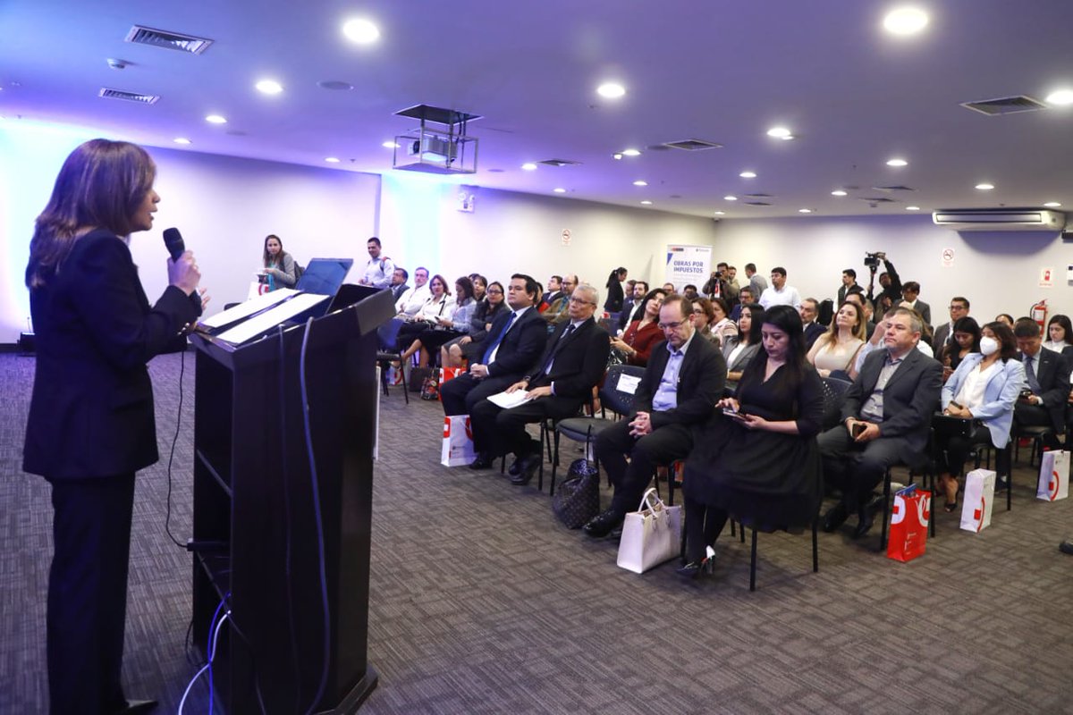#MTCAhora 📢 | ¡Trabajo para el futuro! Viceministra de Comunicaciones, Patricia Carreño, inauguró evento con <a href="/ProInversionPe/">ProInversión Perú</a>, donde se presentó la cartera de proyectos de inversión bajo la modalidad de Obras por Impuestos (OxI).