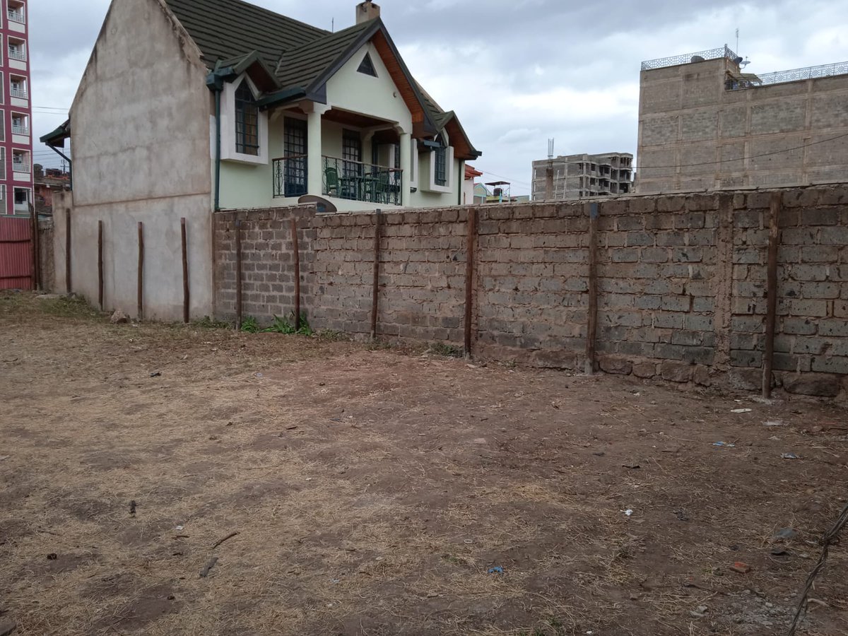 PROPERT08832245's tweet photo. Plot For Sale!!
Located at the fast growing Clay Works Estate in Kasarani Nairobi.
Easily Accessible about 100 Metres from Thika Super-highway, is this 80 X 33 piece of land.

Price Kshs 10M, Negotiable...

Call Now:- 0722 324 390 https://t.co/dAg35KLXXc