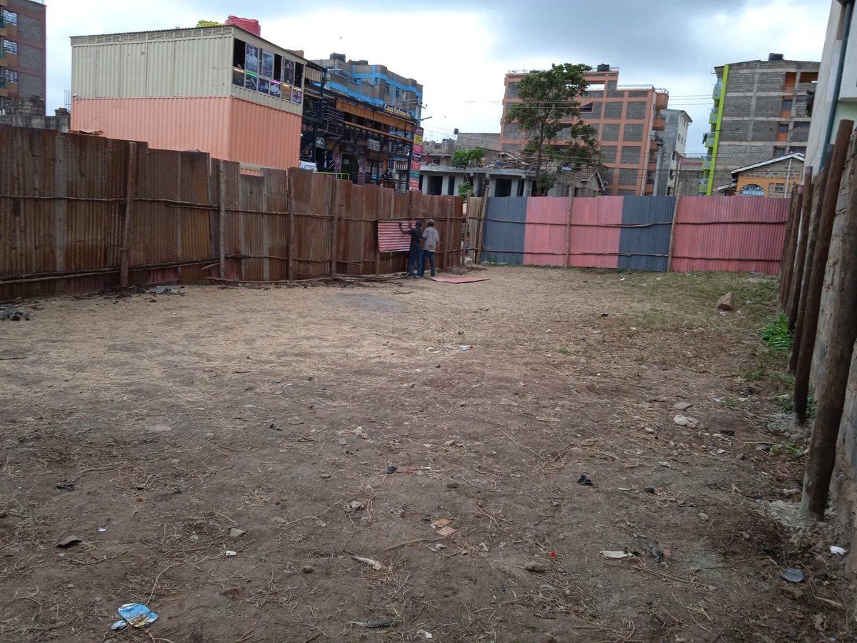 PROPERT08832245's tweet photo. Plot For Sale!!
Located at the fast growing Clay Works Estate in Kasarani Nairobi.
Easily Accessible about 100 Metres from Thika Super-highway, is this 80 X 33 piece of land.

Price Kshs 10M, Negotiable...

Call Now:- 0722 324 390 https://t.co/dAg35KLXXc