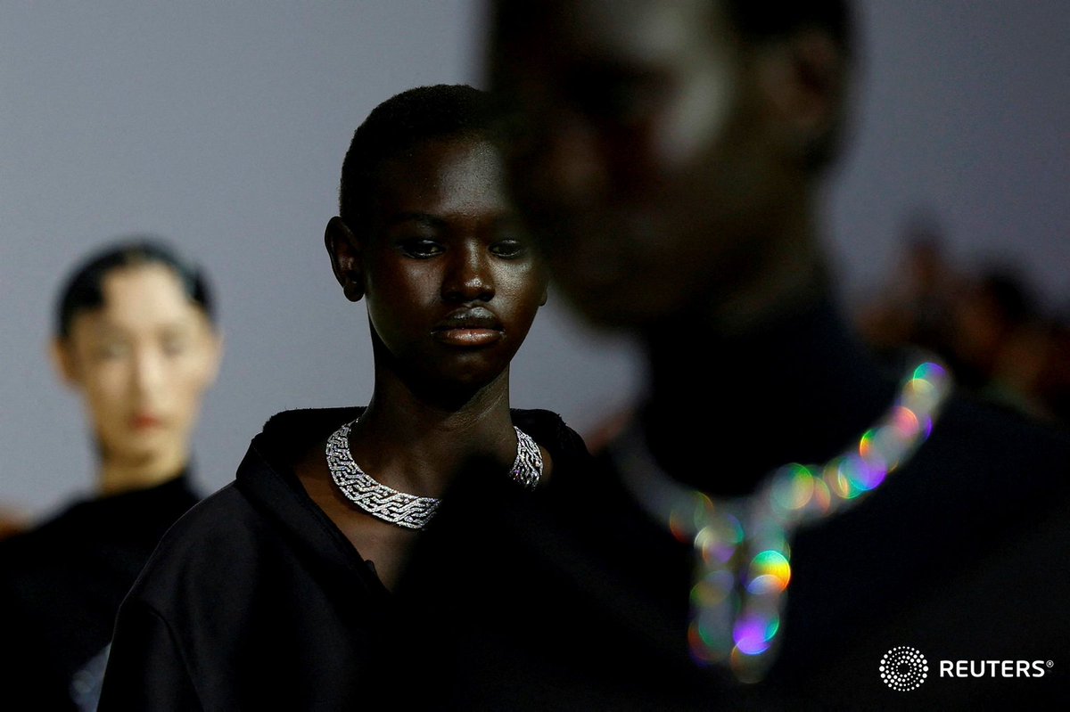 sandra_auger's tweet photo. Fendi Haute Couture Fall/Winter 2023-2024 collection show in Paris, France, July 6, 2023. REUTERS/Sarah Meyssonnier #reuters #fendi #hautecouture #parisfashion @reuterspictures 📸@SarahMeyss https://t.co/czxhU3gPJi