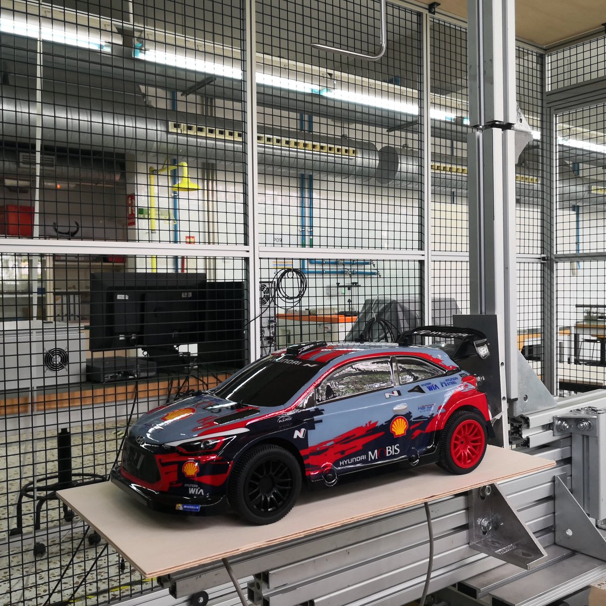 We had a very nice session today at our wind tunnel in <a href="/universitatURV/">Universitat Rovira i Virgili</a> measuring lift and drag of some  R/C scale models of #WRC+ cars for a nice high-school student's research project #WRClive #WRCliveES #WRCjp