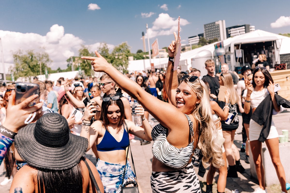 Riverside Festival Glasgow (@rfglasgow) on Twitter photo People make Glasgow and people make <a href="/RFGlasgow/">Riverside Festival Glasgow</a> Limited super early weekend tickets remain , get your full weekend sorted for just £99 + BF 🔥
Lets have a look back at some of you from the festival #FESTIVAL #crowd #dancers #summer
More on insta stories tomorrow 👀 People make Glasgow and people make <a href="/RFGlasgow/">Riverside Festival Glasgow</a> Limited super early weekend tickets remain , get your full weekend sorted for just £99 + BF 🔥
Lets have a look back at some of you from the festival #FESTIVAL #crowd #dancers #summer
More on insta stories tomorrow 👀