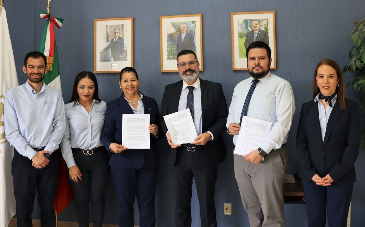 SistemaUNIVA's tweet photo. Para #UNIVA es esencial que nuestros estudiantes desarrollen habilidades y apliquen sus conocimientos en la profesión que han elegido. #UNIVALagos realizó la firma de convenio con el despacho contable B&C Global Consultores para las prácticas profesionales de nuestros alumnos. https://t.co/Hbd9AvSXNY