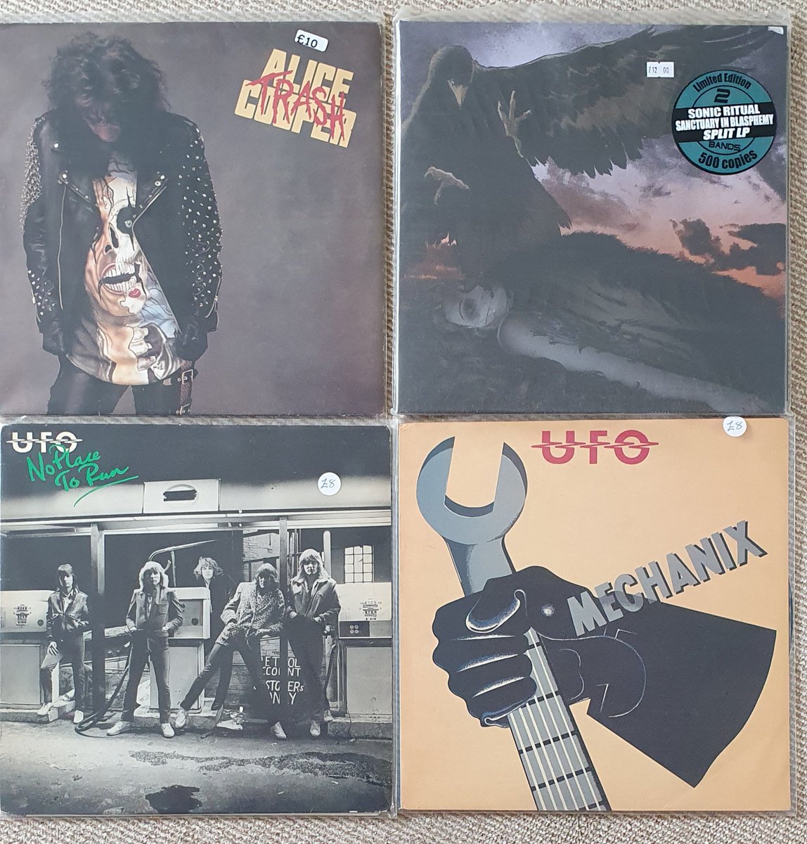 bigeuzi's tweet photo. Spending some birthday money at @SilverMachine76 
#vinylcollection 
#AliceCooper #UFO #splitalbum https://t.co/nO3BqgVzBu