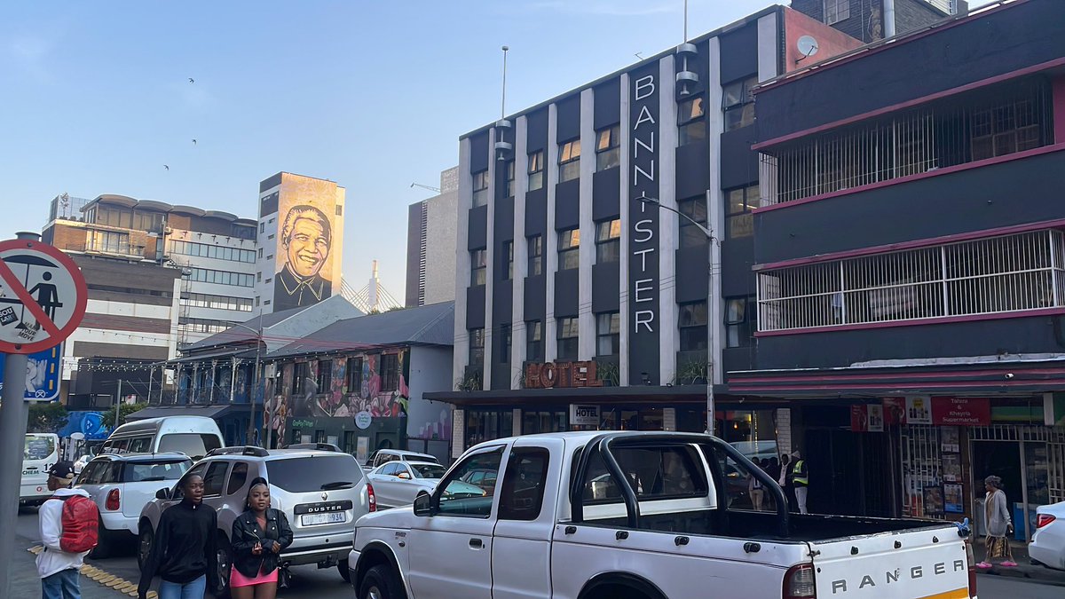 NoLimits_8's tweet image. And I hear happy hour is calling my name 🥴