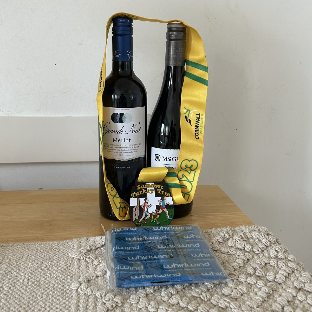 jamescutlan's tweet photo. π¦πππ·
.
Local 4 mile race, Summer Turkey Trot. Fast downhill start with a steady climb back to the finish for the final 3 miles
.
5th overall, frothing to a sprint finish π First in my age category and first team prize collecting some precious goods
.
#CornwallAC #RoadRacing https://t.co/NAuG9R2Gjf