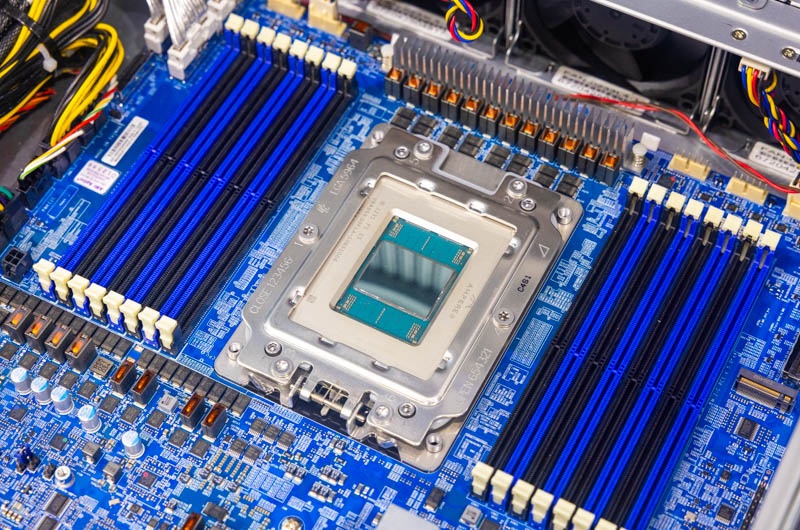 Supermicro showed off a pair of Ampere AmpereOne servers that can support up to 192 custom Arm cores per socket with features like DDR5 and PCIe Gen5  servethehome.com/supermicro-amp… @Supermicro_SMCI <a href="/AmpereComputing/">Ampere</a> <a href="/Arm/">Arm</a>