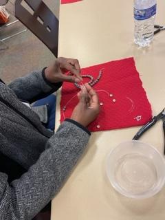 cobblibrary's tweet photo. #MountainViewLibrary folks had a blast learning how to bead their own bracelets with Eva G., a local jewelry maker w over 20 years of experience. Everyone got to go home with at least 2 bracelets. They were excited to show off what they had made to their friends and family! https://t.co/F1MiOsGbtF