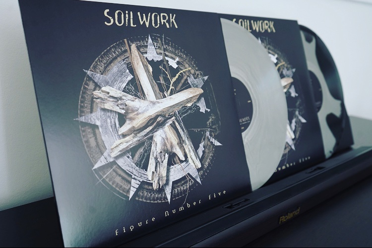 Soilwork's tweet photo. Happy release day to this beauty 😍
Which version do you get of this sold out album?

#soilwork #figurenumberfive https://t.co/kTDt3Fx3Y8