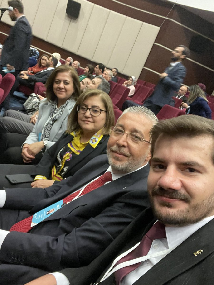 avmustafadurmus's tweet photo. Cumhurbaşkanımız Sn. Recep Tayyip Erdoğan’ ın katılımlarıyla gerçekleşen 161. Genişletilmiş İl Başkanları Toplantısına İl Başkanımız Sn. Ertuğrul Teymur, Büyükşehir Belediye Başkanımız Sn. Fatma Şahin ve Kadın Kolları Başkanımız Sn. Feray Yılmaz ile birlikte katıldık.

@RTErdogan
@eyupkadirinan
@FatmaSahin
@ErtugrulTEYMUR
@Yilmaz_feray