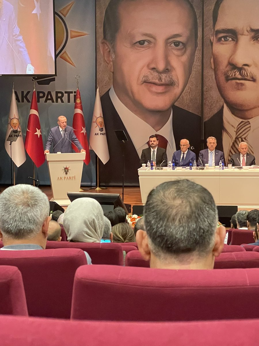 Cumhurbaşkanımız Sn. Recep Tayyip Erdoğan’ ın katılımlarıyla gerçekleşen 161. Genişletilmiş İl Başkanları Toplantısına İl Başkanımız Sn. Ertuğrul Teymur, Büyükşehir Belediye Başkanımız Sn. Fatma Şahin ve Kadın Kolları Başkanımız Sn. Feray Yılmaz ile birlikte katıldık.

<a href="/RTErdogan/">Recep Tayyip Erdoğan</a>