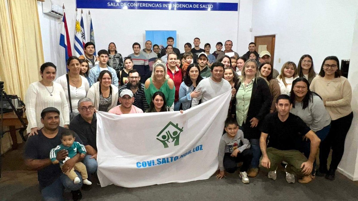 AndresLimaFA's tweet photo. La Cooperativa “Covi.Salto.Nor.Luz” recibió de la Intendencia un terreno ubicado en la zona donde estuvo ubicado hace años el Asentamiento Barbieri II. Son 28 familias que integran la misma y es una inmensa alegría poder cumplir una vez más. ¡Felicitaciones y adelante! https://t.co/9RRpQYK9ll
