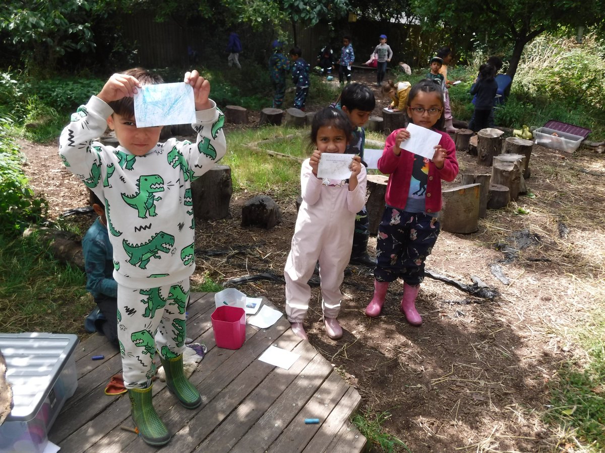 ststephenscps's tweet photo. We had a fantastic time at forest school exploring trees, looking at the texture of the bark and creating rubbings. #EYFS #ForestSchool #TerrificTrees https://t.co/t9LFgPNKfA