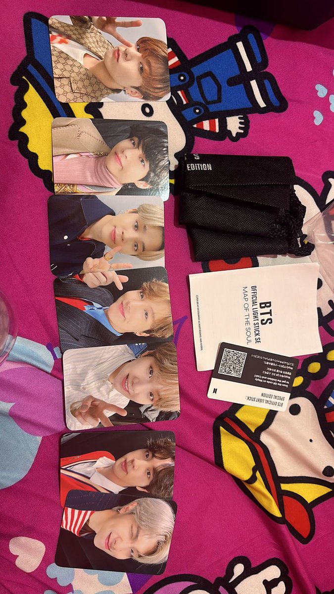 cewenyawinwin's tweet photo. ‼️WTS‼️
Official lightstick bts / armybomb 
tidak pernah dipakai sama sekali
📍Malang 
💸650k (dm untuk nego) 
all good condi
printilan lengkap 

#wts #armybomb #lightstickbts #BTS #jungkook #TAEHYUNG #jhope https://t.co/QnLbwhkUUX