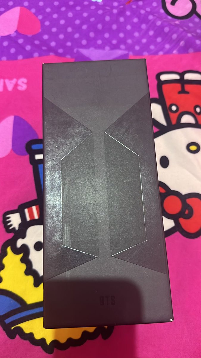 cewenyawinwin's tweet photo. ‼️WTS‼️
Official lightstick bts / armybomb 
tidak pernah dipakai sama sekali
📍Malang 
💸650k (dm untuk nego) 
all good condi
printilan lengkap 

#wts #armybomb #lightstickbts #BTS #jungkook #TAEHYUNG #jhope https://t.co/QnLbwhkUUX