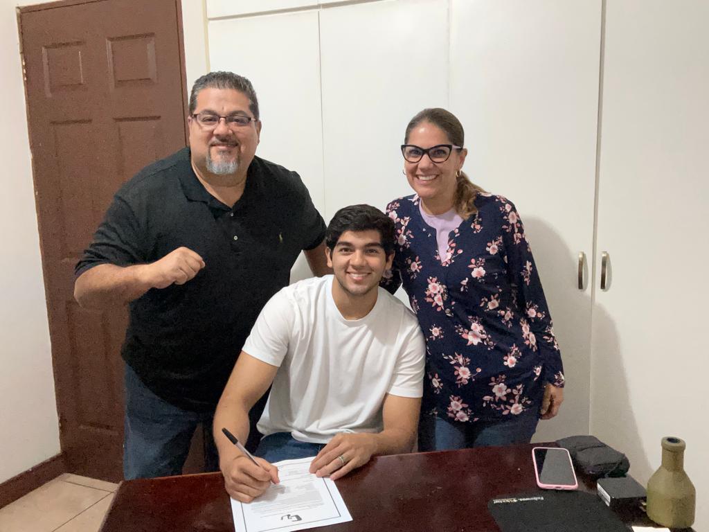 MBB | SIGNING: 

Costa Rica native and Arizona Canyon Athletic Association three-time Player of the Year Andres Mora signs with Cornerstone Men's Basketball! 

cugoldeneagles.com/news/2023/7/6/…

#TogetherweSOAR